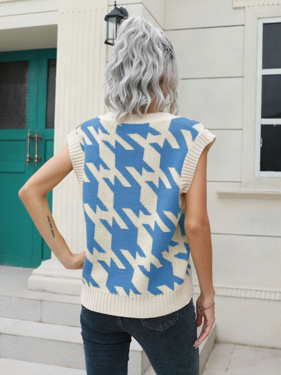 Houndstooth knit v-neck pullover vest in Azure and cream acrylic.