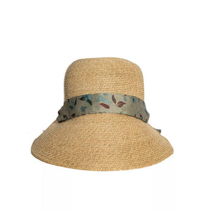 Straw sun hat with defined crown and floral ribbon band