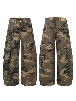 Camouflage Color cargo pants with full-length and button-front