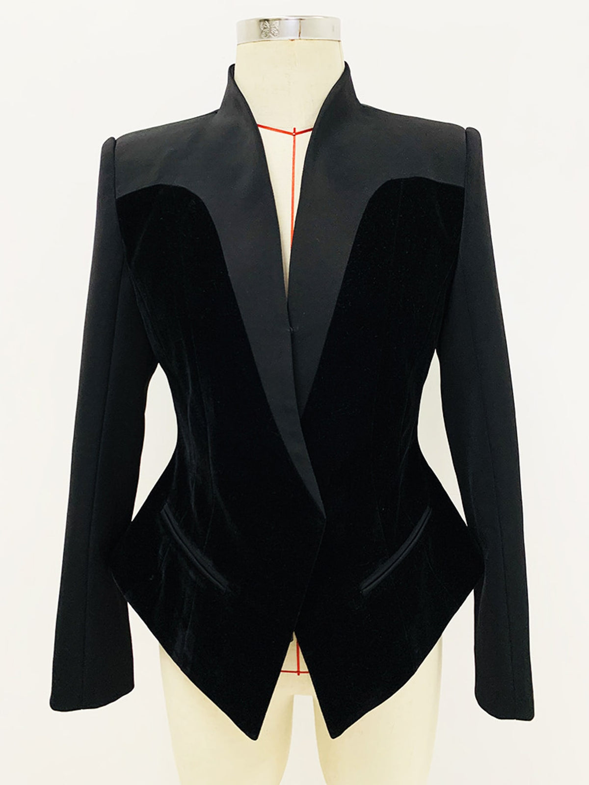 blazer in black featuring seam detail and fitted fit