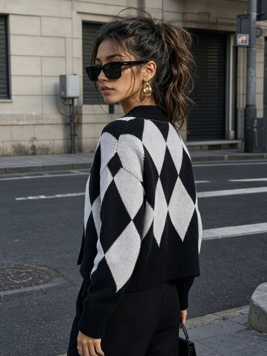 Black cardigan with cropped and button-front