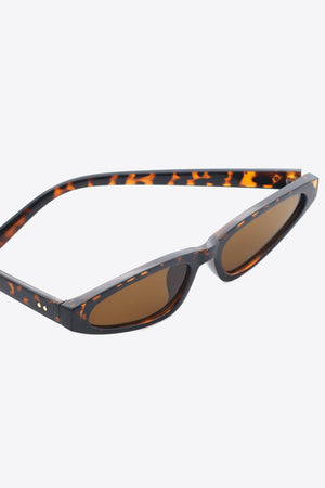Angular tortoiseshell cat-eye sunglasses with brown lenses