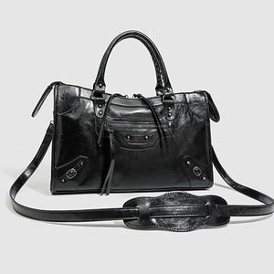 handbag in black