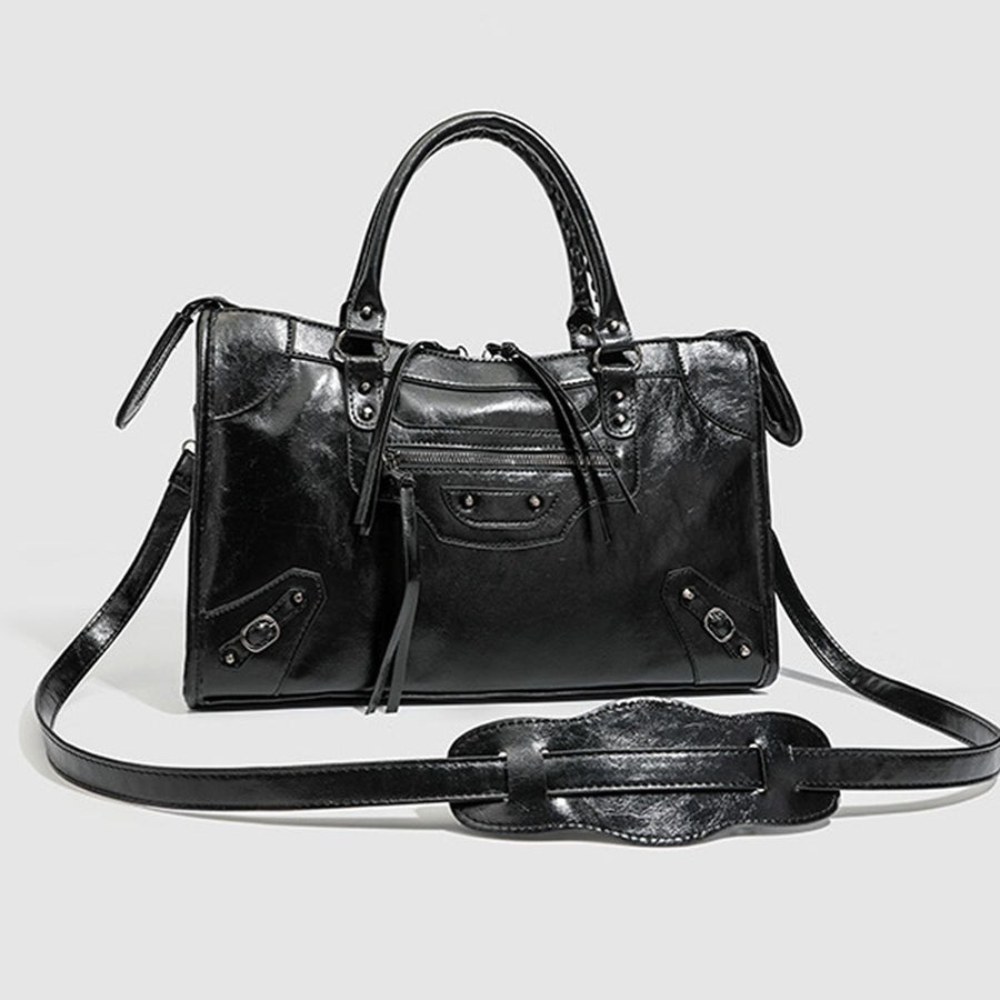 handbag in black