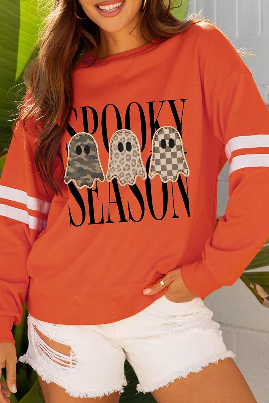 streetwear sweatshirt in white with crew neck