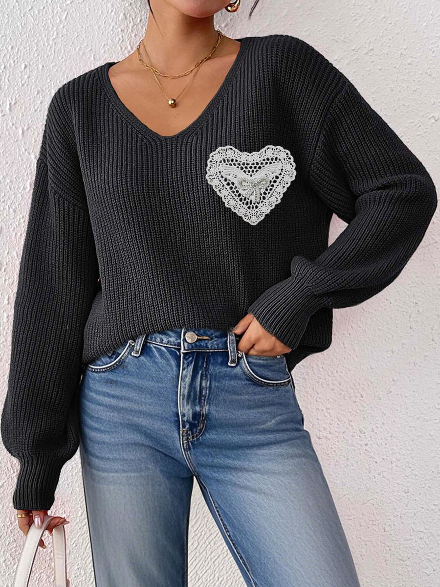 Black pullover sweater with ribbed and long sleeve