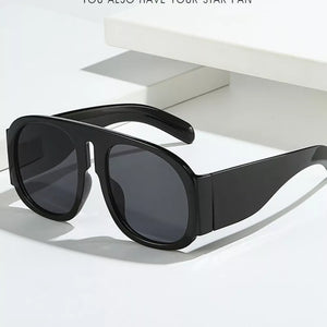 PC Frame material: Polycarbonate Lens material: Polycarbonate Temple material: P sunglasses in Caramel with oversized