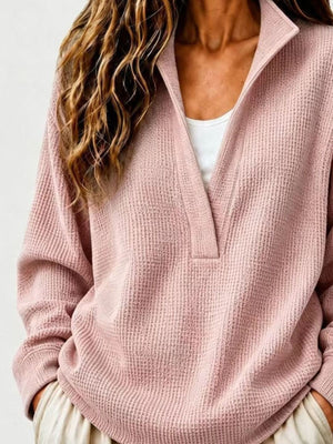 athleisure sweatshirt in White with collared