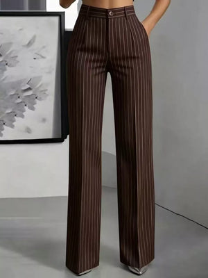 wide-leg pants in black
