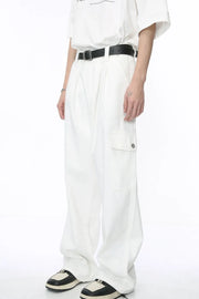 Wide-leg cargo trousers in light with front pleats and a side cargo pocket.