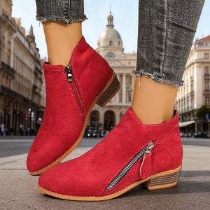 Black boots with ankle-length and zip