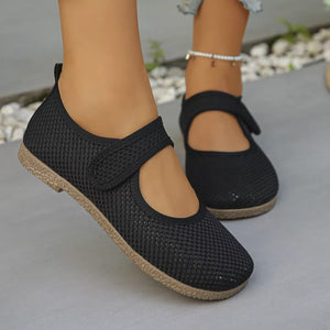 Mary Jane Flats in black featuring round toe and flats fit