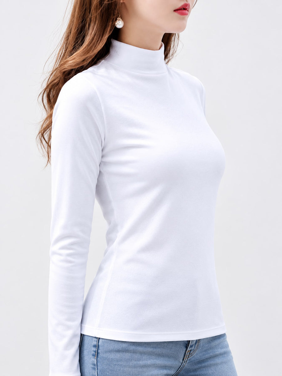 t-shirt in white featuring plus-size and slim fit
