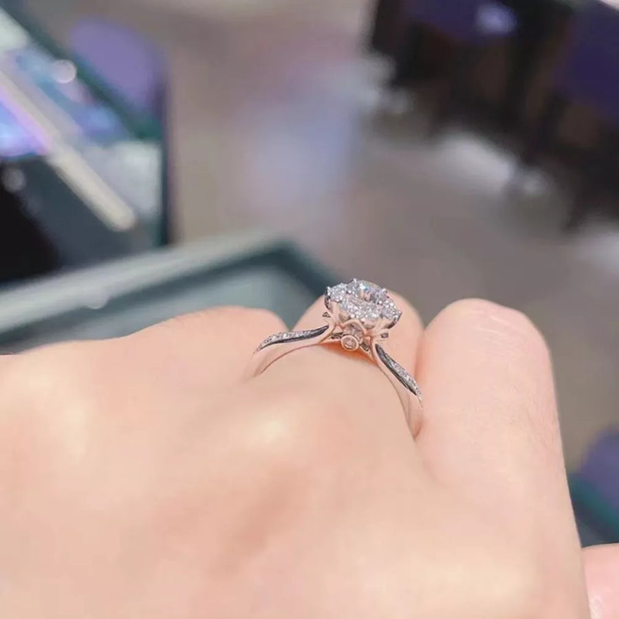 1 Carat Moissanite 925 Sterling Silver Ring in clear with moissanite stones
