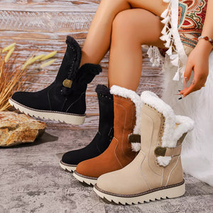 boots in black featuring round toe and regular fit