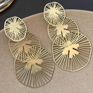 18K Gold-Plated, Zinc alloy Care instructions: Avoid wearing during exercise, as earrings in gold with straight silhouette
