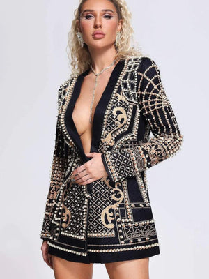 Polyester blazer in ivory with fitted silhouette