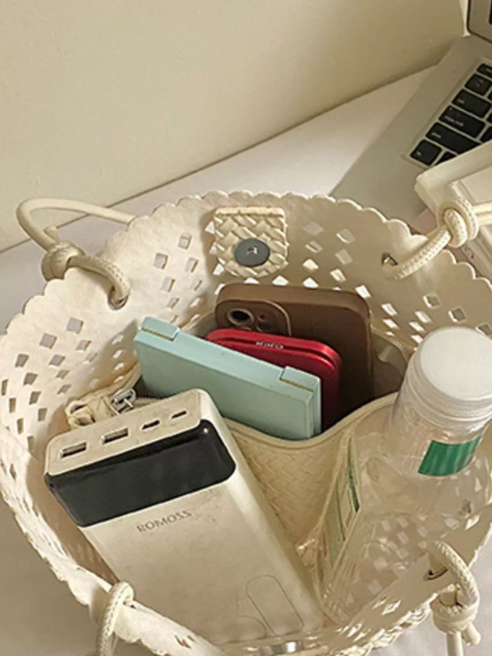 handbag in tan