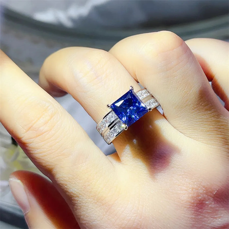 3 Carat Moissanite 925 Sterling Silver Ring in sapphire blue with 3 carat moissanite