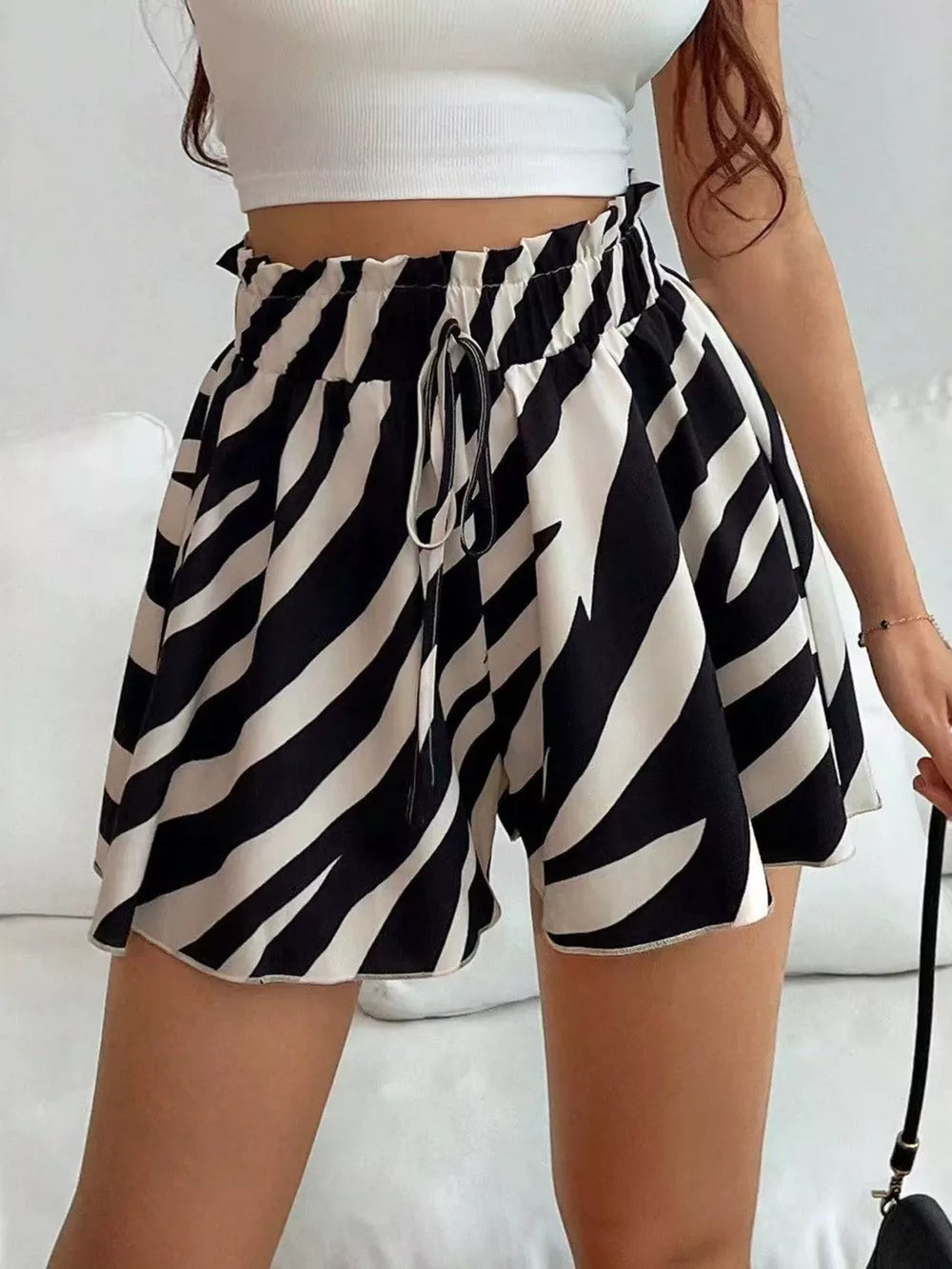 shorts in Apricot with leopard-print and drawstring
