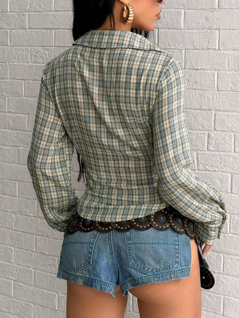 blouse in light blue with plaid and button cuffs