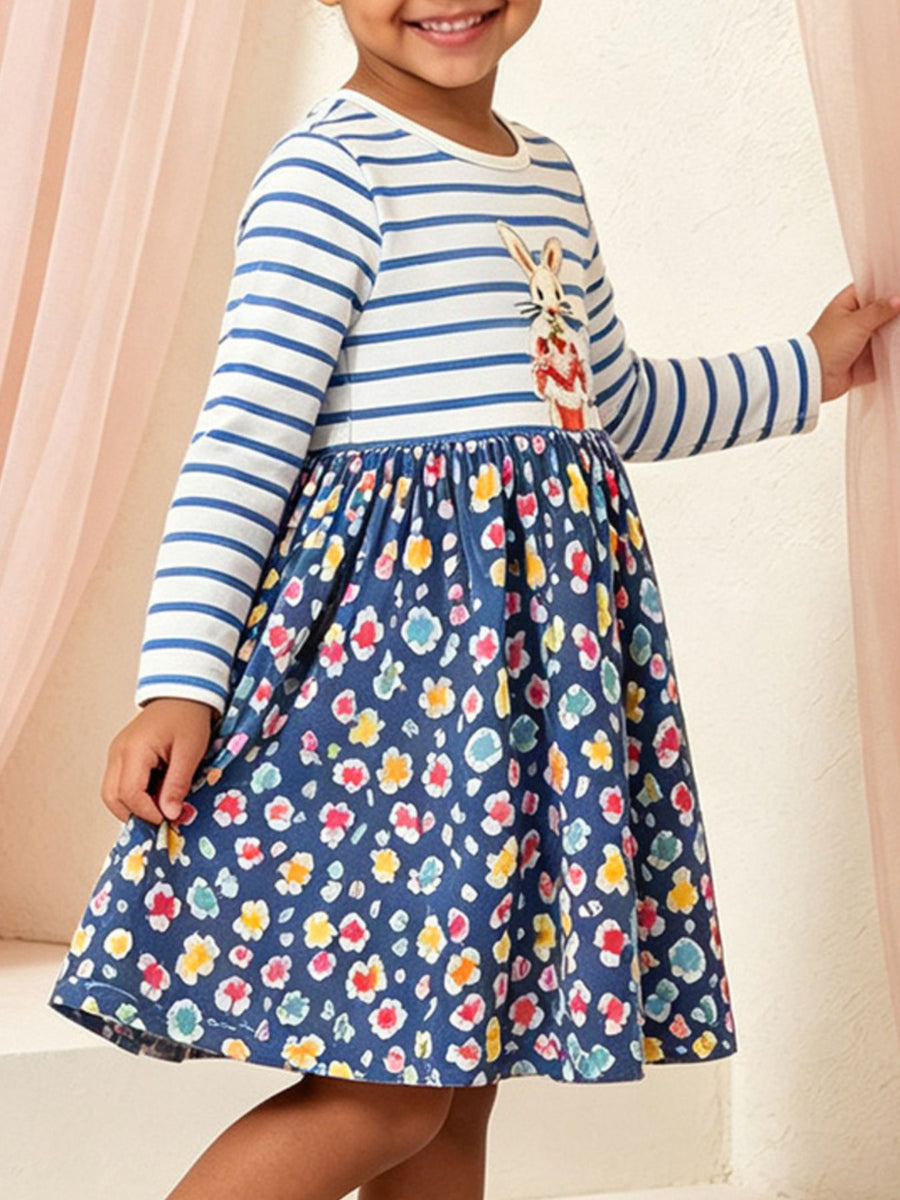 95%cotton,5%spandex Care instructions: Machine wash cold A-line dress in navy blue with A-line silhouette