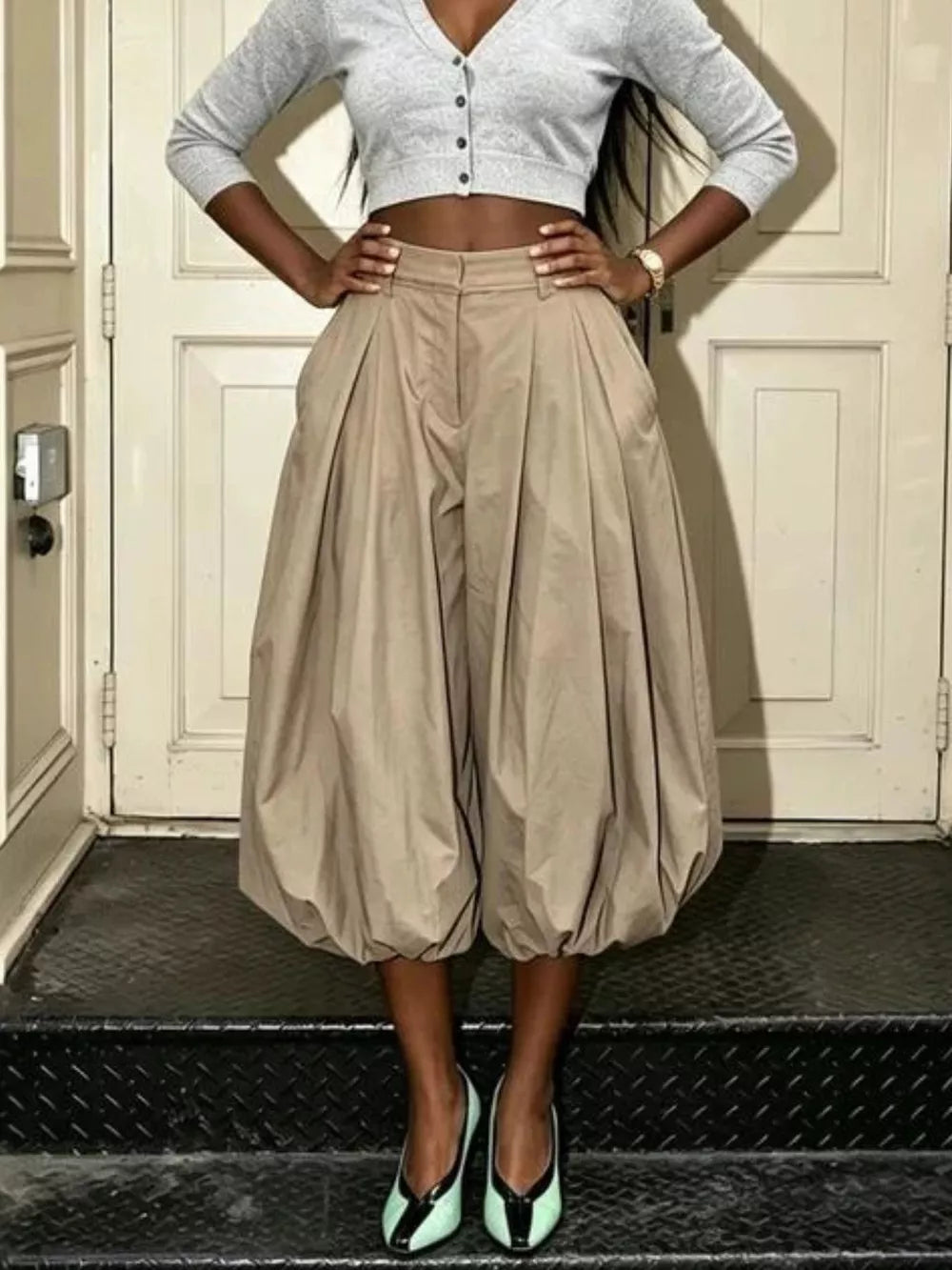 pants in khaki featuring high-waisted and loose fit