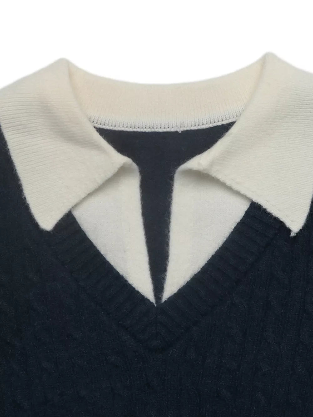 preppy pullover sweater in Navy with v-neck
