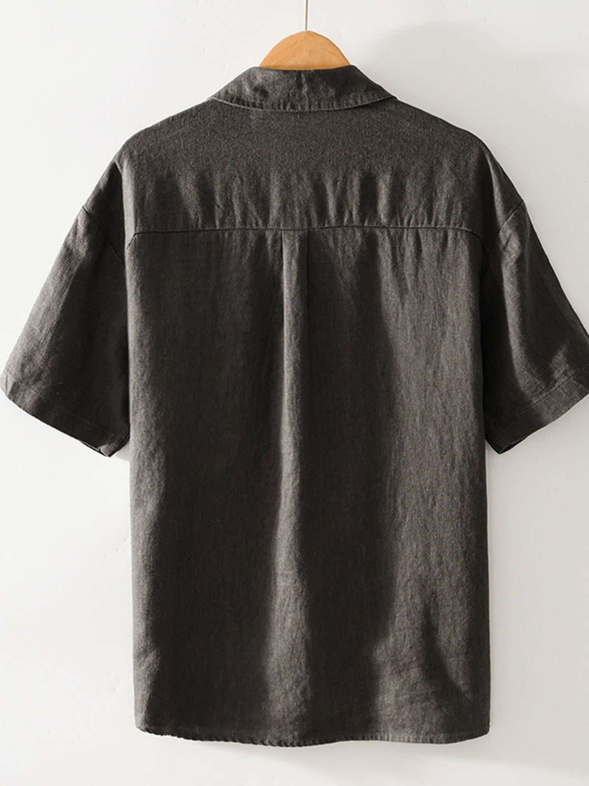 100% linen Care instructions: Machine wash cold button-down shirt in Khaki with relaxed silhouette