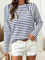 Blue t-shirt with seam detail and raglan sleeve