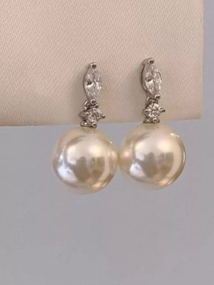 Synthetic Pearl, 925 sterling silver, Zircon Care instructions: Avoid wearing du earrings in silver with drop silhouette