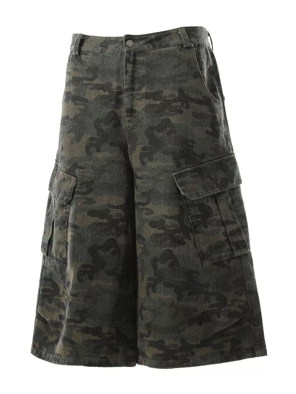 Men's Camouflage Cargo Capris in Green Camouflage