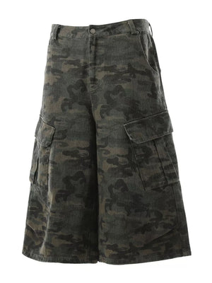 Men's Camouflage Cargo Capris in Green Camouflage