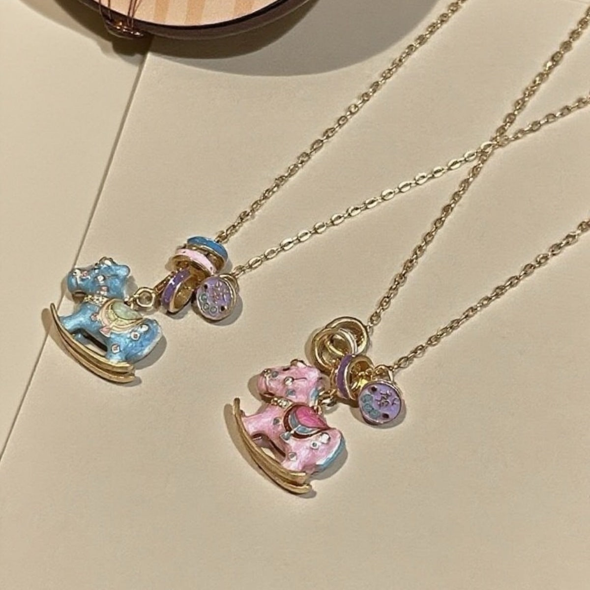 necklace in gold featuring pendant and n/a fit