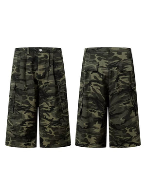 capris in dark green with camo and pocketed