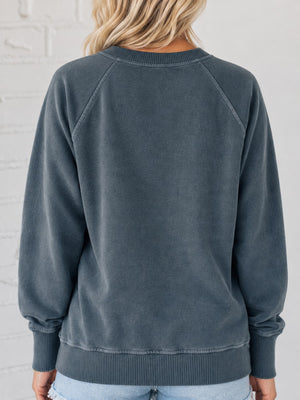 sweatshirt in Apricot with crew neck and raglan sleeve