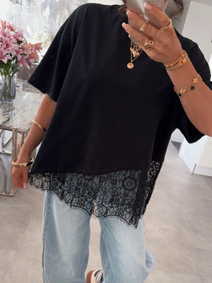 Black relaxed t-shirt with round neck