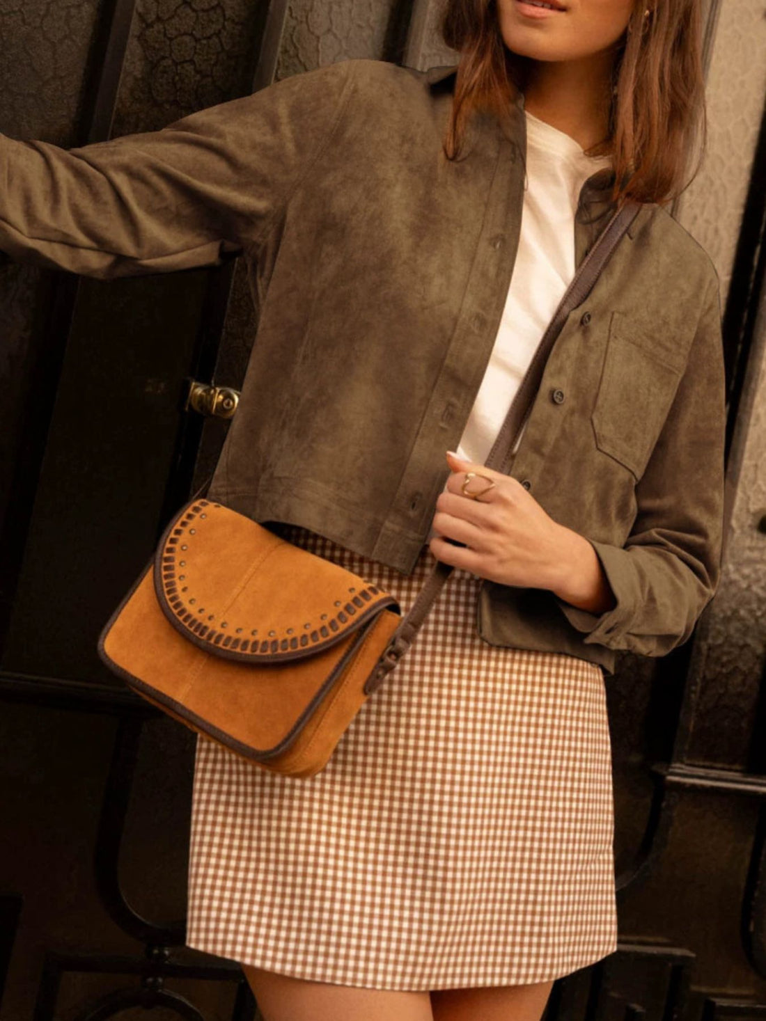 classic trucker jacket in Coffee Brown with collared