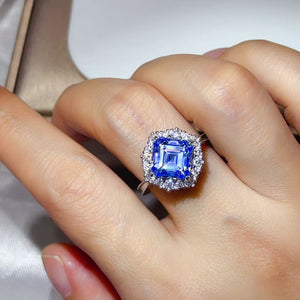 Silver ring with null and null