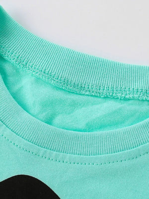Teal cotton t-shirt with crew neck and double-stitched details.