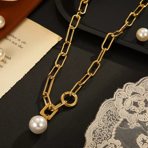18k Gold-plated Chain Pearl Necklace in gold with 18K gold-plated