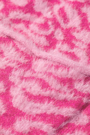 sweater vest in light pink with buttoned and hip-length