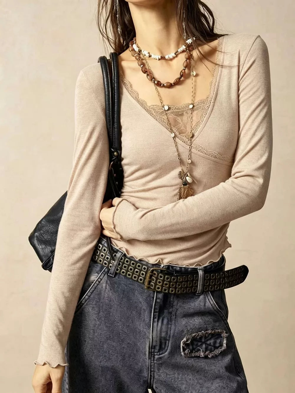 romantic t-shirt in Apricot with v-neck