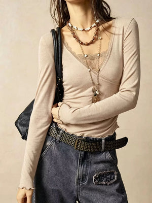 romantic t-shirt in Apricot with v-neck