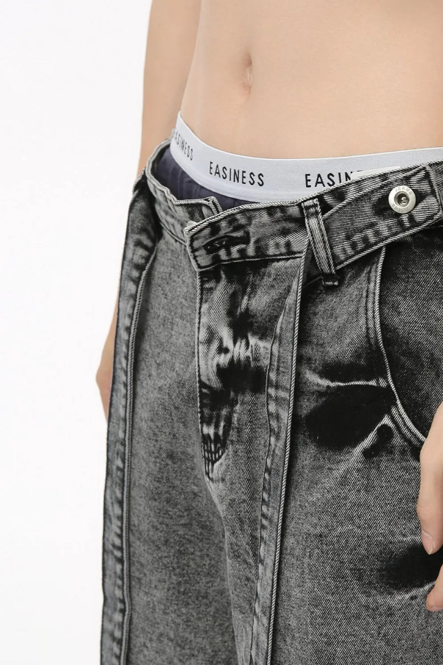 Acid wash belted palazzo jeans in dark, with a tie waist detail.