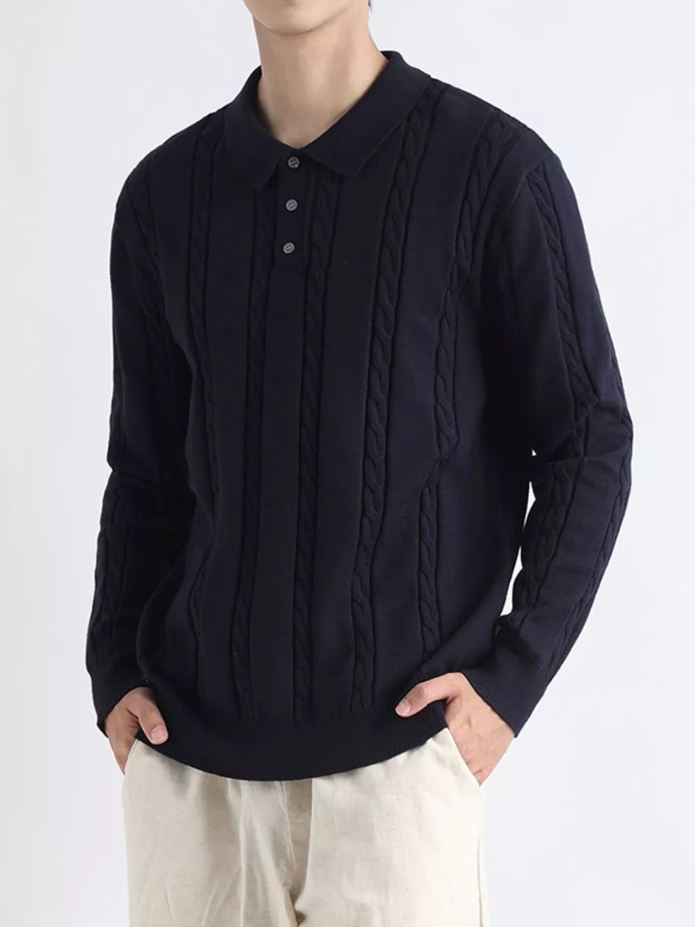 White regular pullover sweater with collared