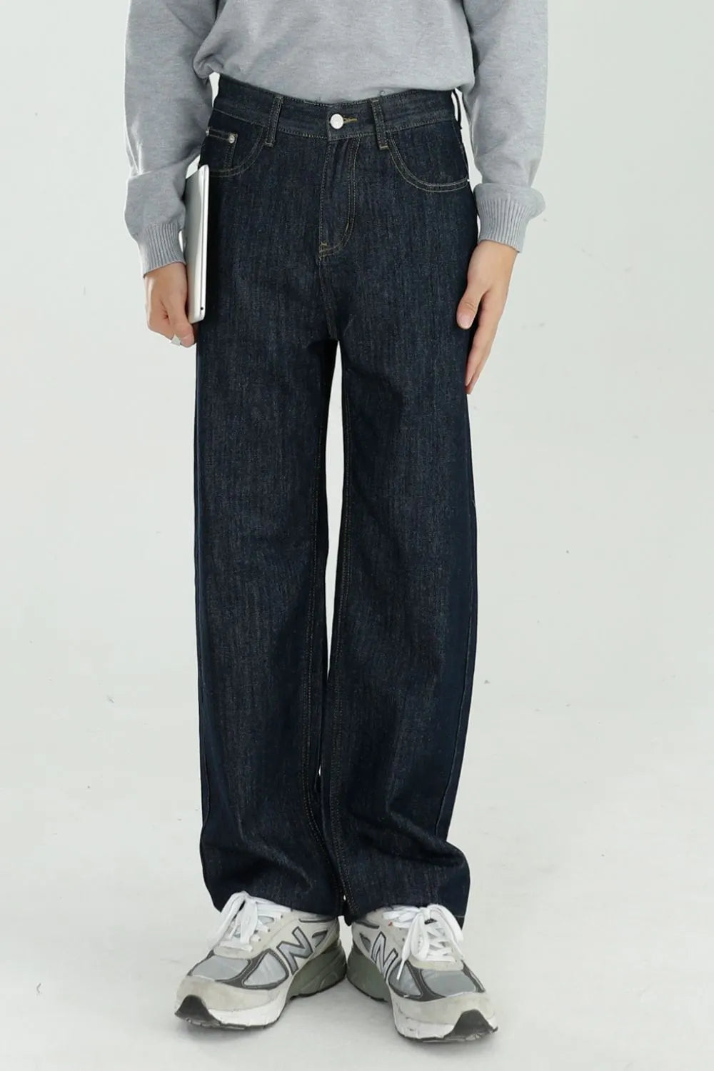 Dark wash wide-leg denim jeans with a relaxed fit and casual styling.