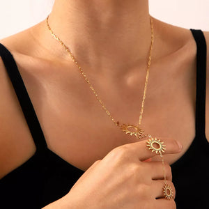 necklace in gold featuring pendant and straight fit