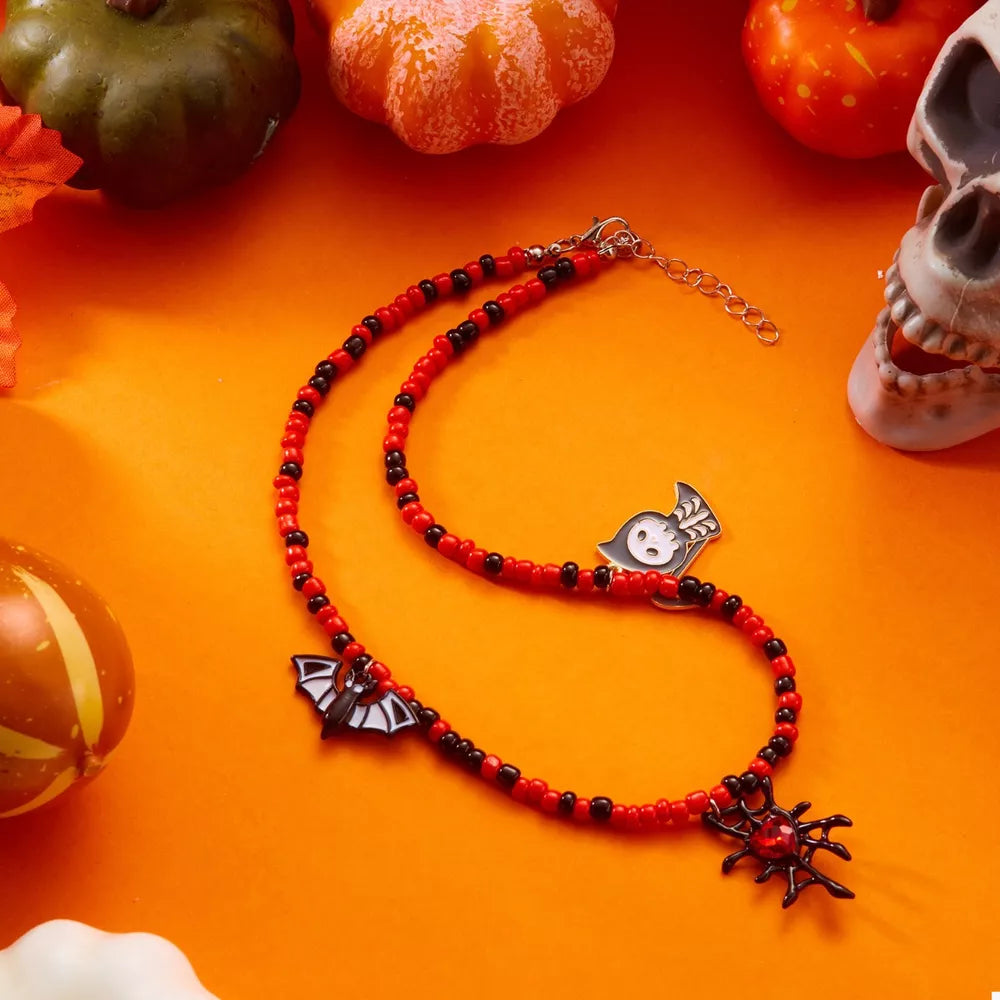necklace in red featuring beaded and straight fit
