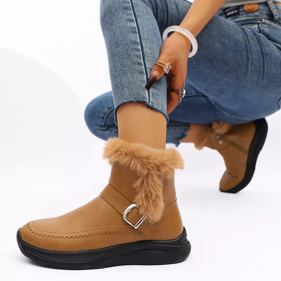 Brown boots with ankle-length and side-zip